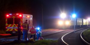 Rettungskräfte auf Bahngleisen bei Bamberg