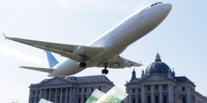 Flugzeug, Geldscheine, Regierung