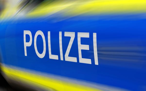 Bremen: Tödlicher Übergriff auf 56-Jährigen durch Autofahrer – Polizei fahndet