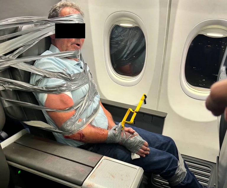 Aggressiver Passagier auf American Airlines-Flug: Festnahme nach gewalttätigem Vorfall
