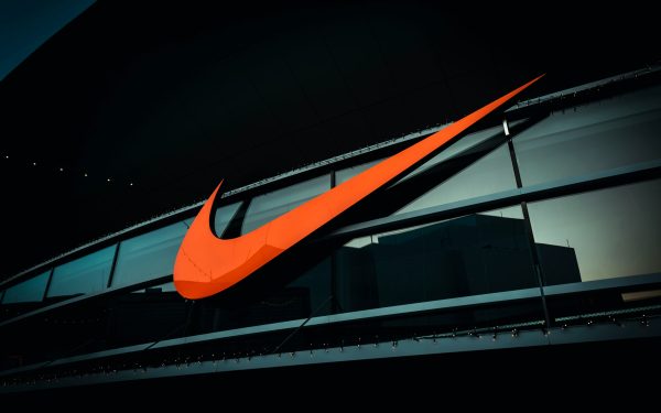 Nike kehrt nach Jahren in die Formel 1 zurück und setzt auf neue Teamkleidung.