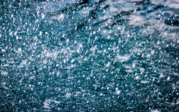 Wetterwende in Deutschland: Kaltfront sorgt für Regen und Schnee