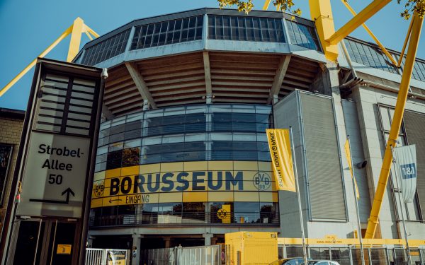 29 mutmaßliche Opfer erheben Vorwürfe gegen Ex-BVB-Manager wegen sexueller Übergriffe